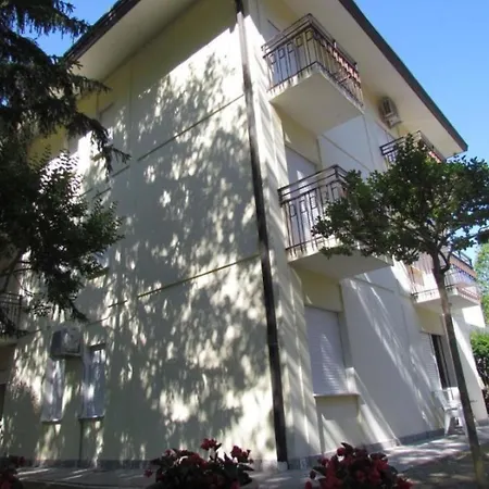 Apartment Spacious Near The *